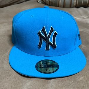 New Era Yankees Blue Fitted Cap size 7 1/2